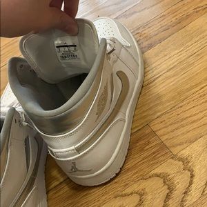 Air Jordan 1 Retro Mid ‘Pure Money’